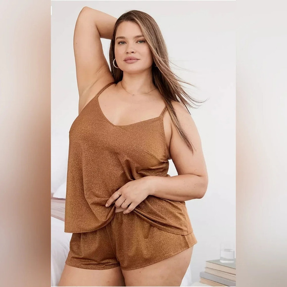 (2) Cacique 22-24 shimmer Camisole tanks Rust Orange & Black New - Picture 1 of 9